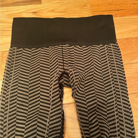 Lululemon capri leggings - Picture 5 of 6